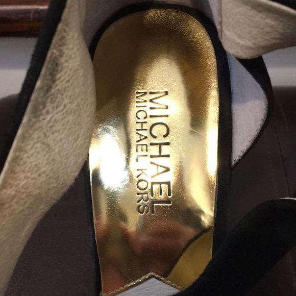 MICHAEL KORS Black Suede Peep Toe Gold Zipper Back High Heel Shoes Sz 8•1/2 - Picture 8 of 10